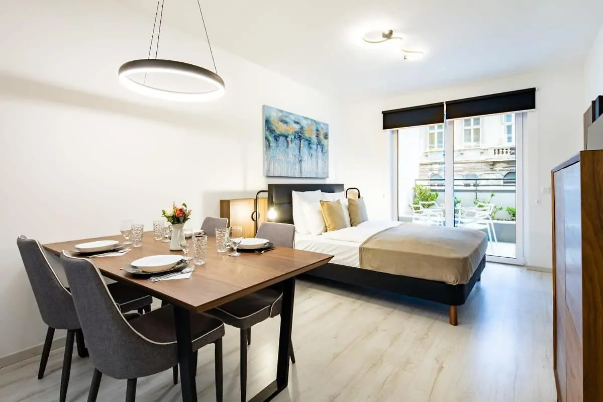 Terrace Garden - Free Parking - New And Cozy Apartment Budapest