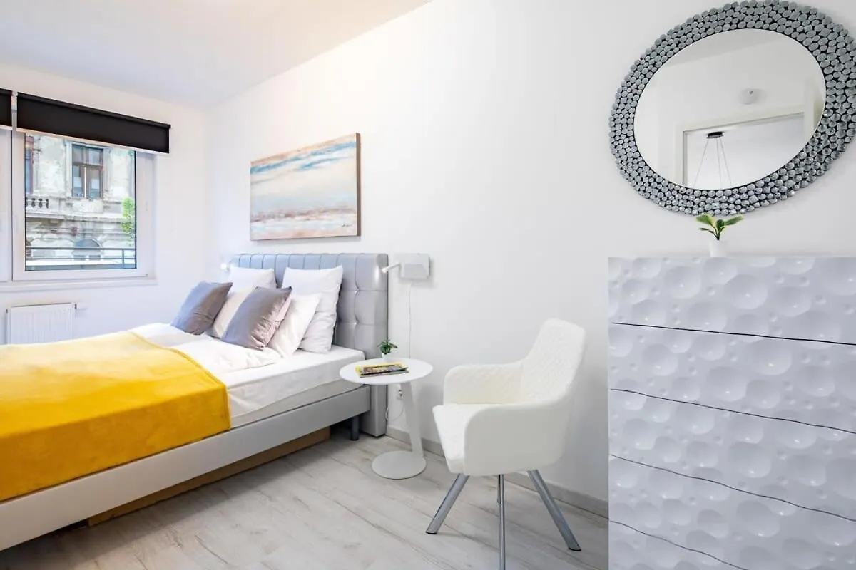 Terrace Garden - Free Parking - New And Cozy Apartment Budapest
