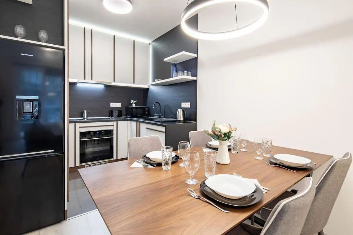 Terrace Garden - Free Parking - New And Cozy Apartment Budapest